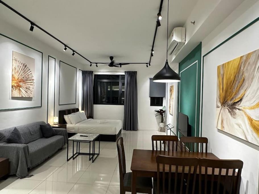 Apartment Chambers A Flat, Klcc & Kl Tower View, Kuala Lumpur