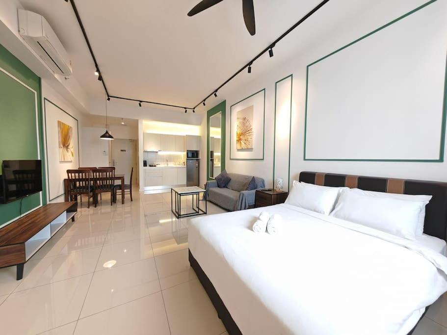 Chambers A Flat, Klcc & Kl Tower View, *