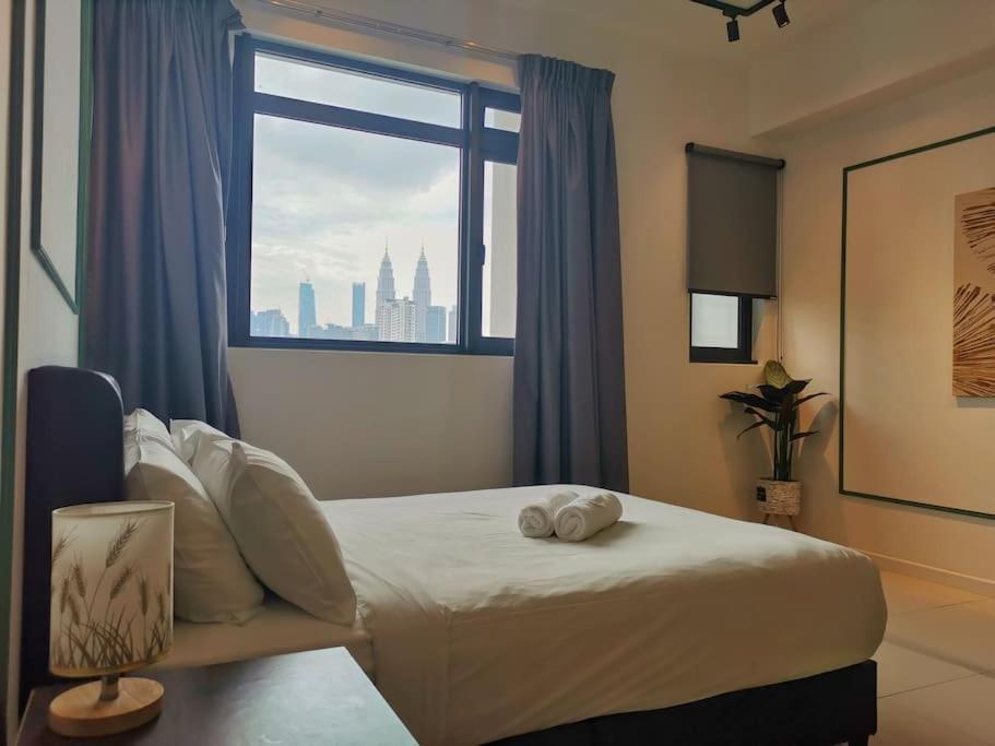 Apartment Chambers A Flat, Klcc & Kl Tower View, Kuala Lumpur