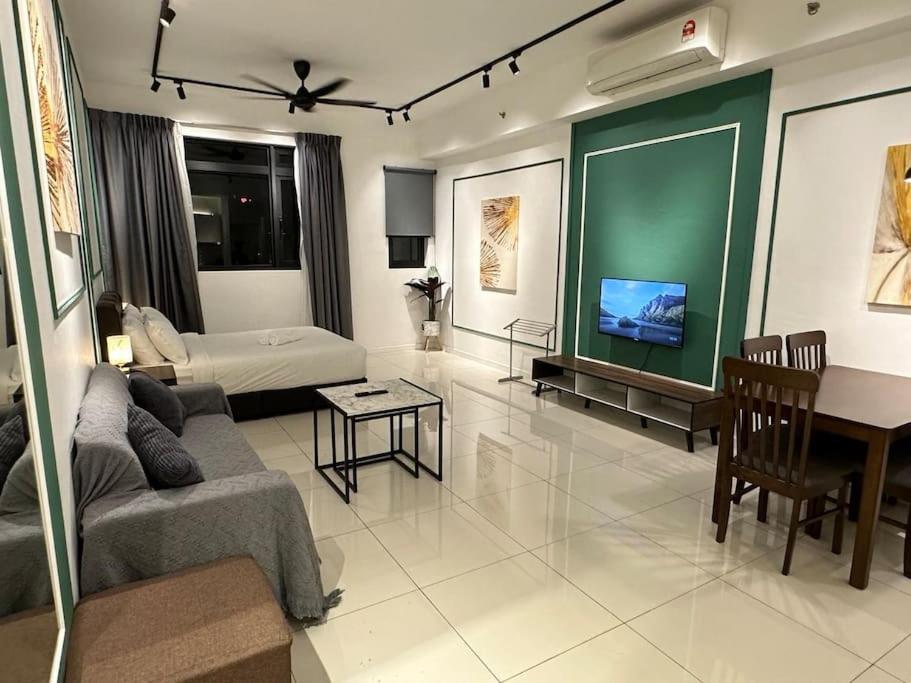 Chambers A Flat, Klcc & Kl Tower View, Apartment