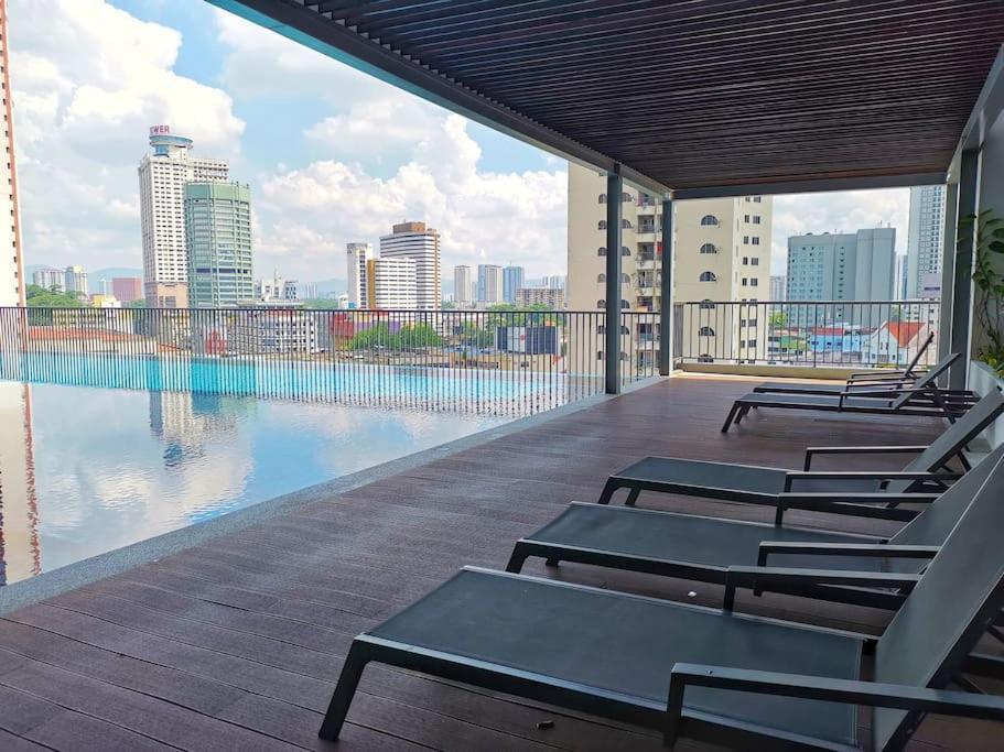 Chambers A Flat, Klcc & Kl Tower View,